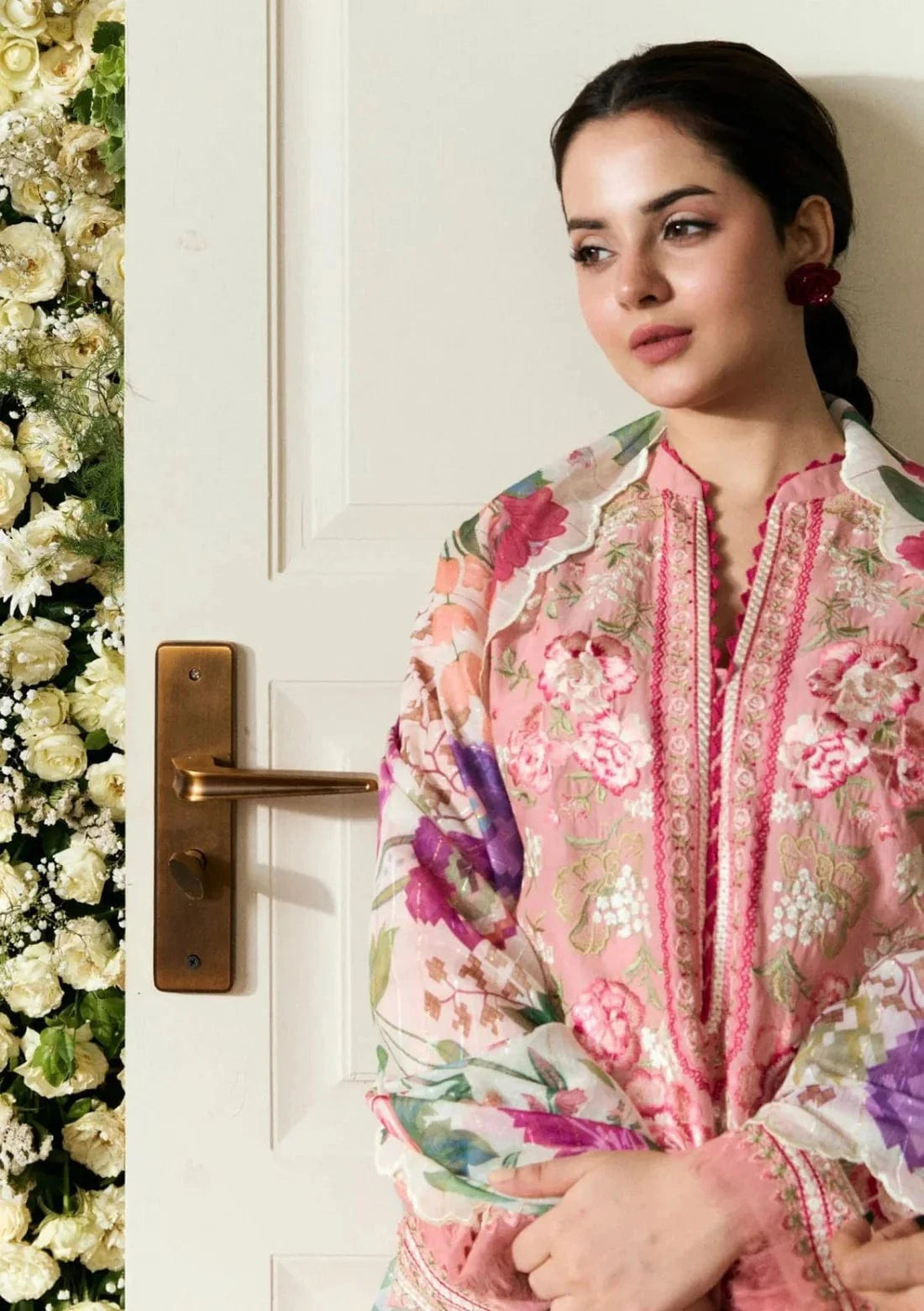 Sapphire D-150 Embroidered Dhanak 3pc - Image 2