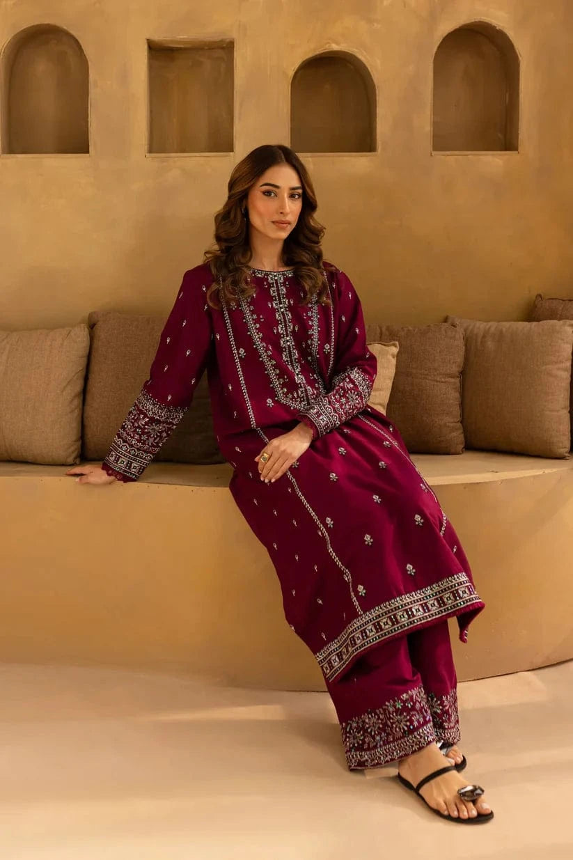Sapphire D-92 Embroidered lawn 2pc