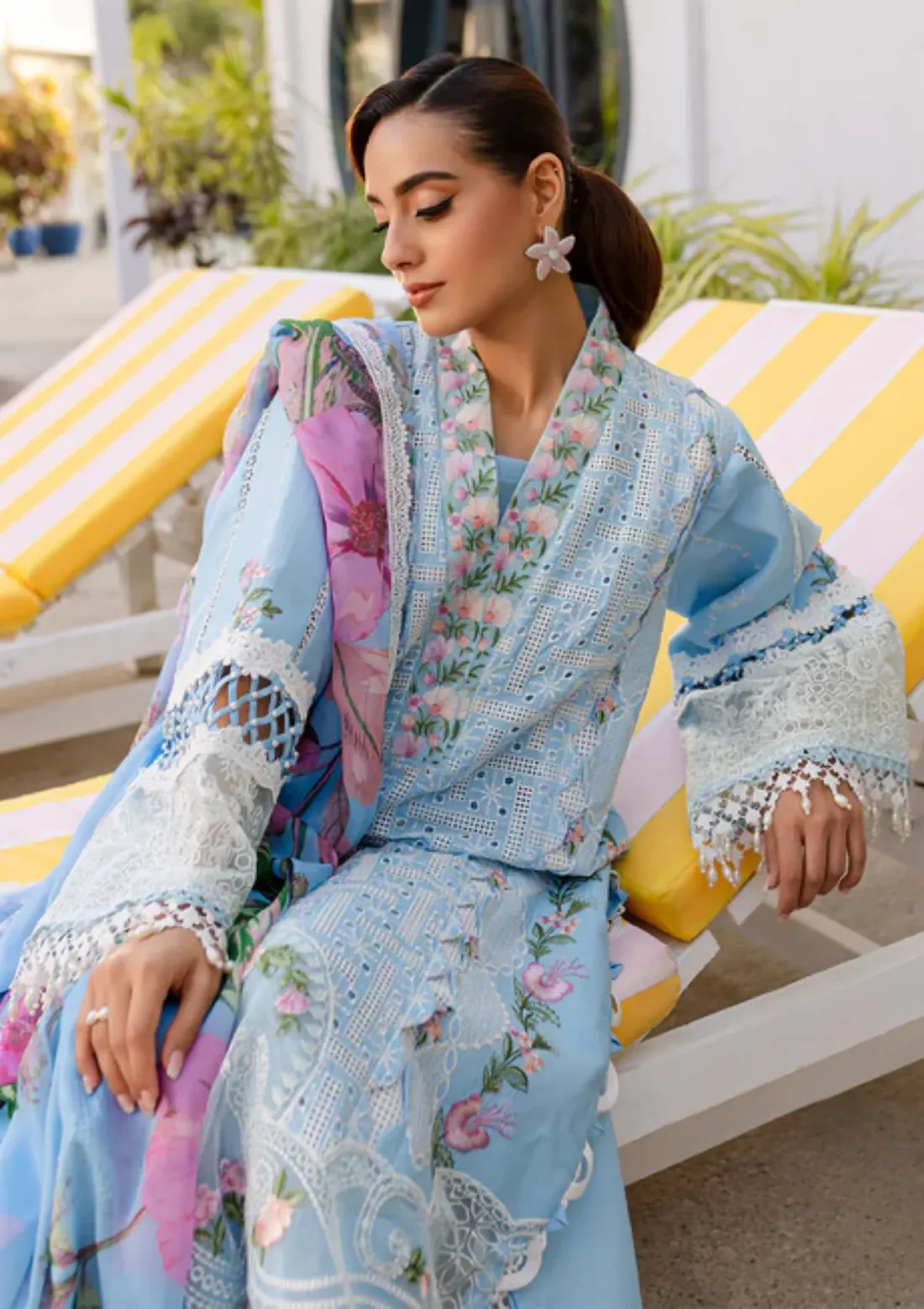 Eid Collection D-253 Lawn Embroidered 3Pc - Image 4