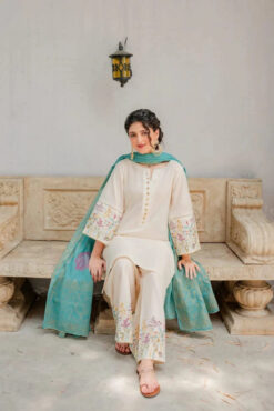 Sapphire SC-882 Off White Embroidered Lawn 3pc