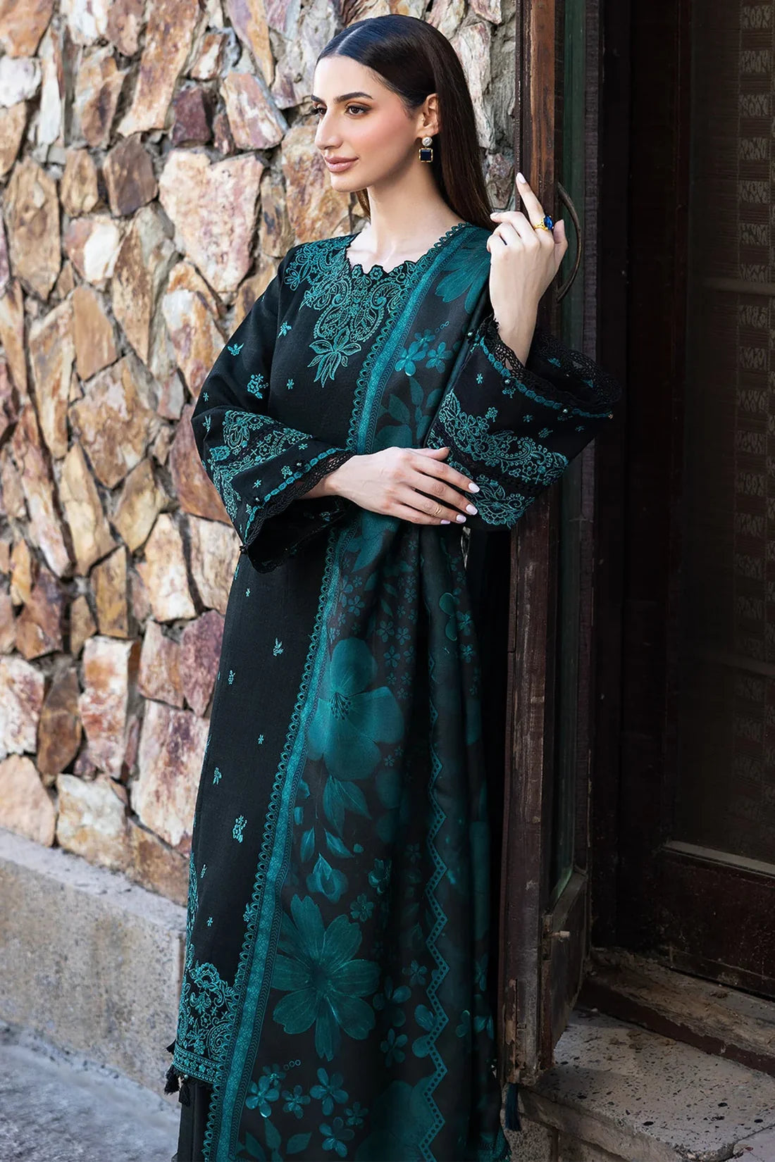 Eid Collection D-258 Lawn Embroidered 3Pc - Image 3